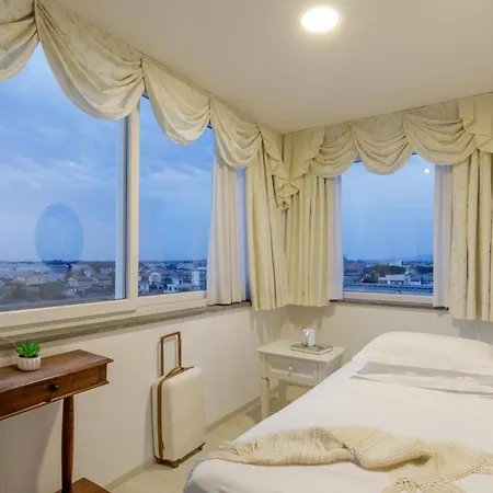 Arcom Palace-2